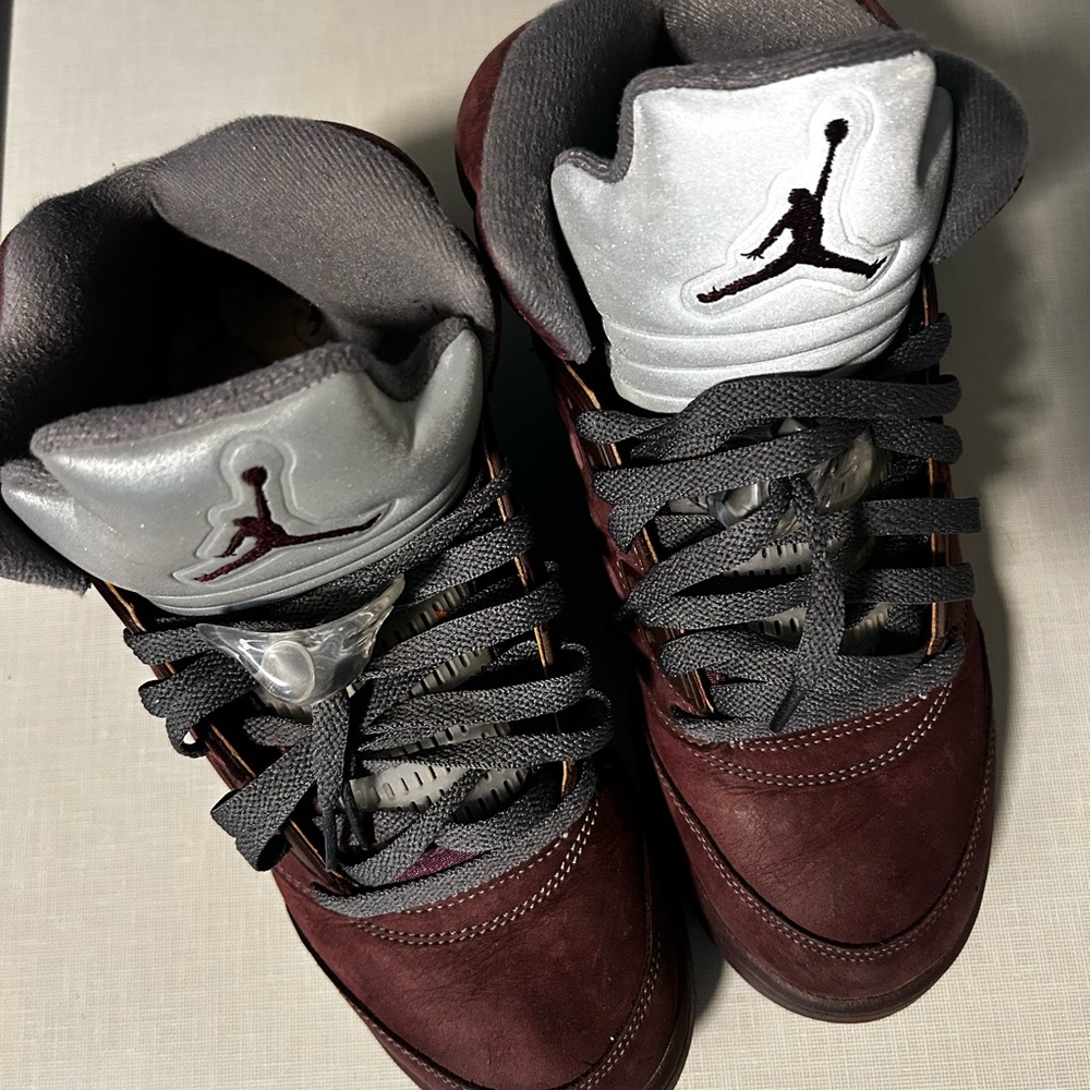 Jordan Men's Shoes in Maroon and Gray